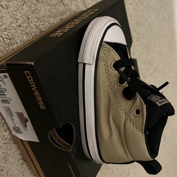 Toddler converse tan high tops - Picture 2 of 4